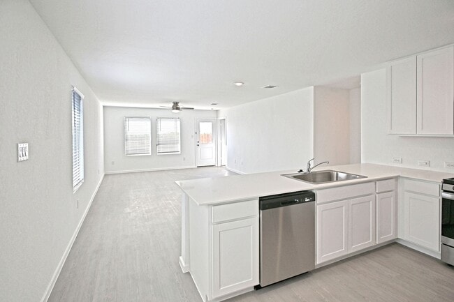 Photo - 1601 Tiptop Mdw