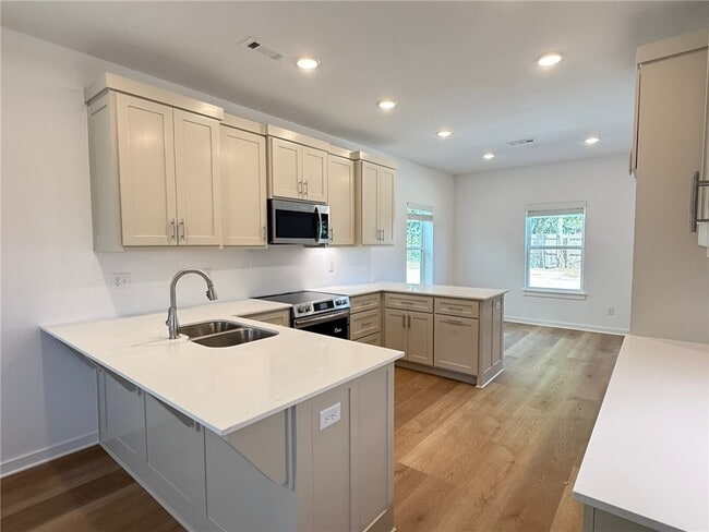 832 Dockery Ln