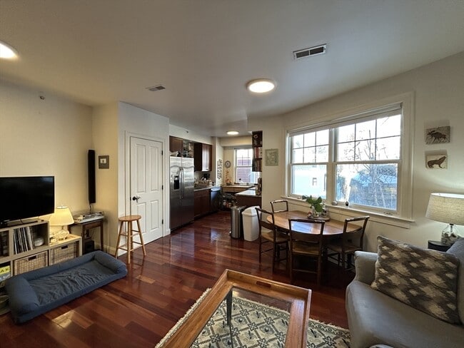 Photo - 43 Pitman St Unidad 303