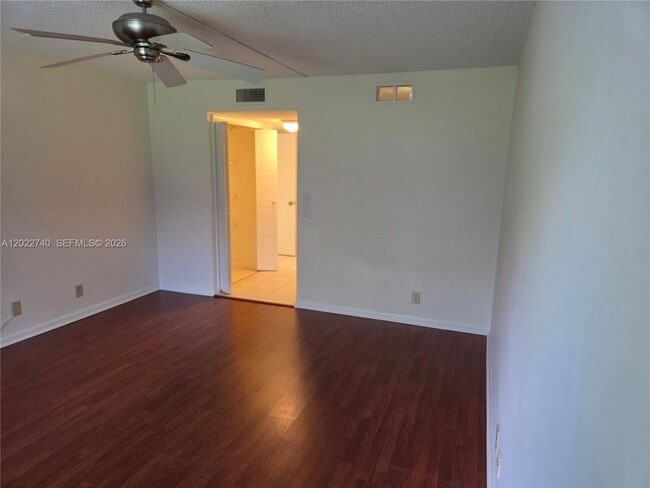 Photo - 413 Lakeview Dr Unit 104