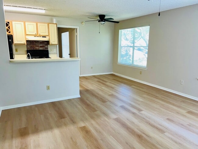 Photo - 2585 Grassy Point Dr