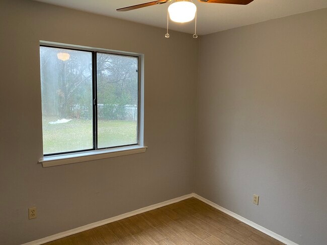 Photo - 1473 Rockshire Dr