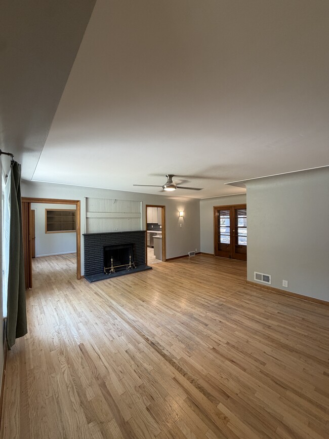 Photo - 1025 Estes St