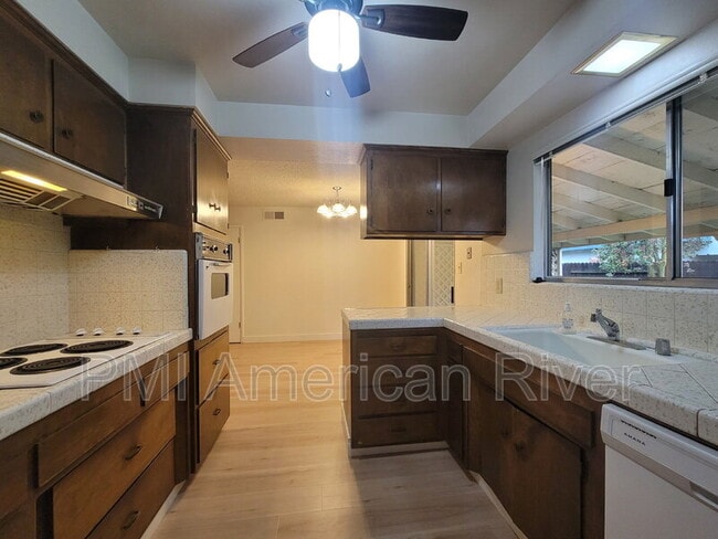 Photo - 6349 Seastone Way