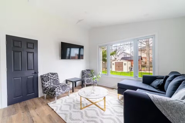 Photo - 186 Crowland Ave Unit 2