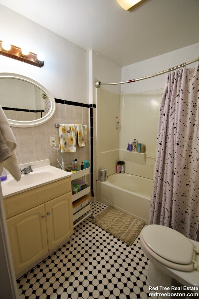 Photo - 324 Saint Paul St