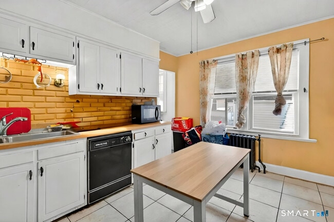 Photo - 1440 Wood Ave Unidad 1st Floor