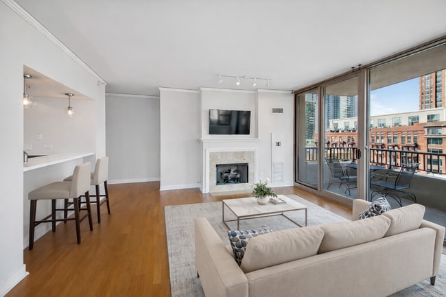 Photo - 200 N Jefferson St Unidad 806