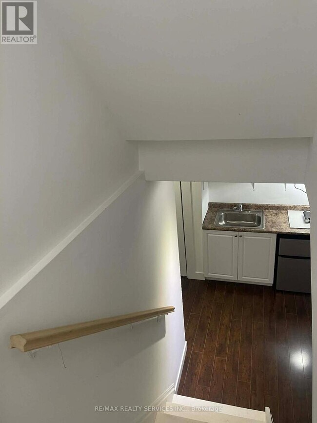 Photo - 920 Ledbury Crescent