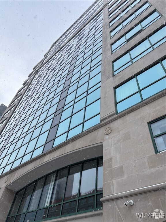 Building Photo - 610 Main St Rental