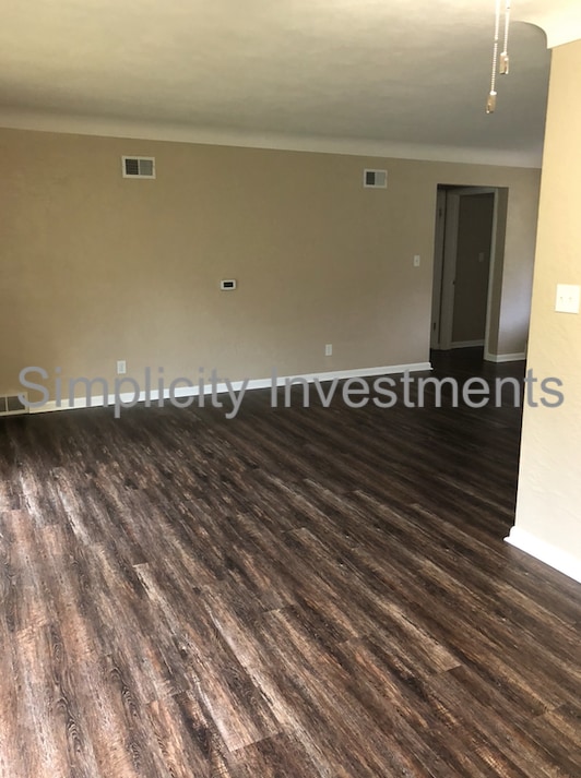 Photo - 707 25th St SE