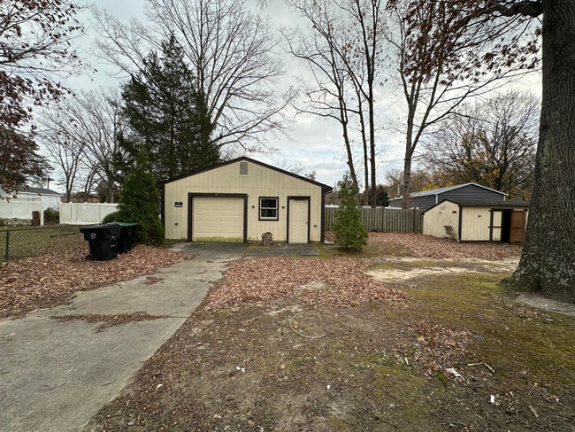 Photo - 206 Bittlewood Ave