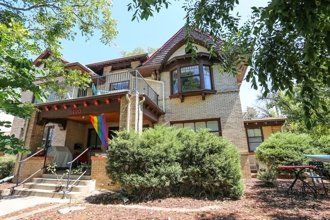 Photo - 1400 Cook St