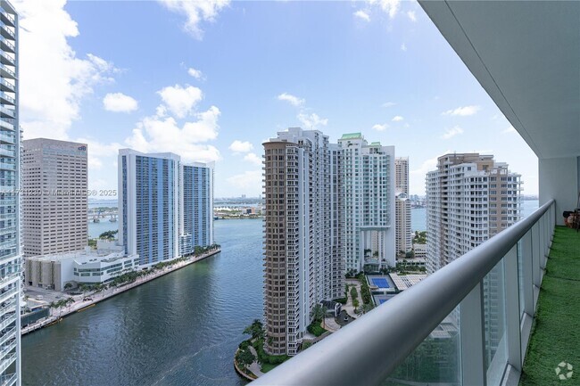 Building Photo - 495 Brickell Ave Unit 2704 Rental