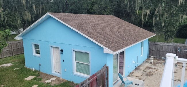 Building Photo - 316 Greenwoods Dr Rental
