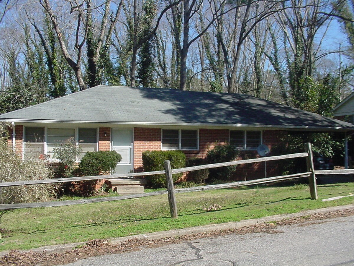 3 BR, 1 BA - 3 BR, 1 BA