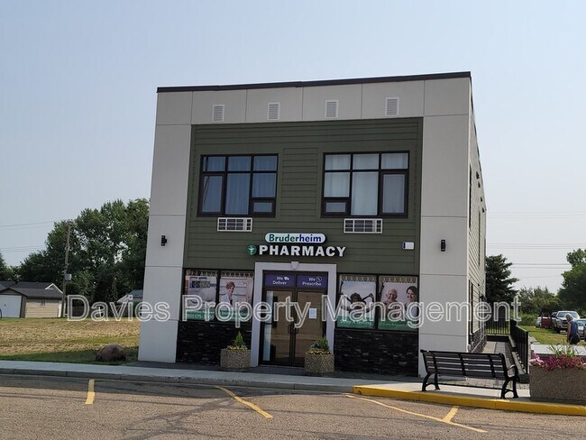 Building Photo - 4834-4849 49 Ave Unit #2