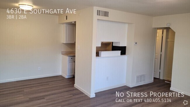 Building Photo - Remodeled 3 Bed Town Home of 40th St & Bro...