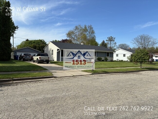 Photo - 209 W Cedar St