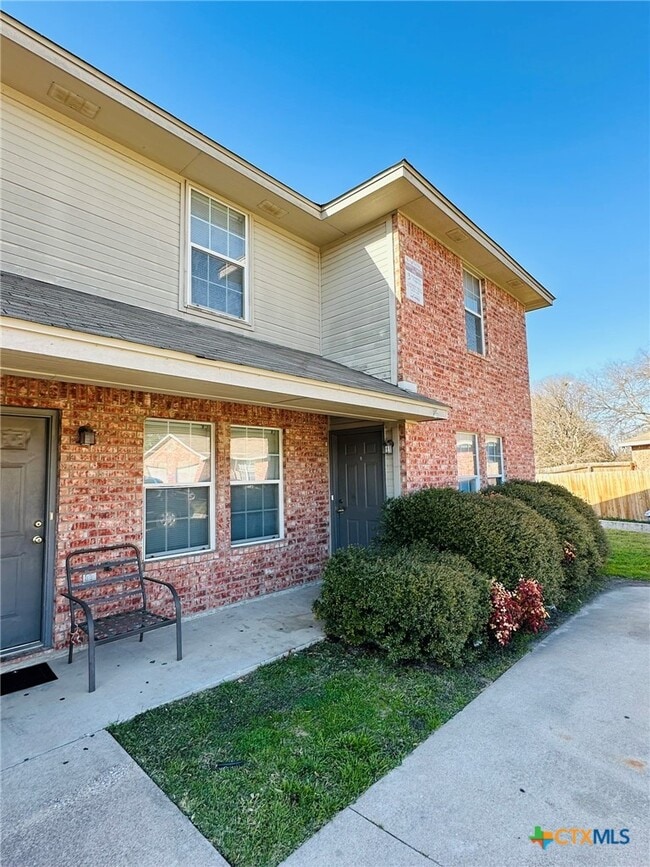 304 Creek St Unit D