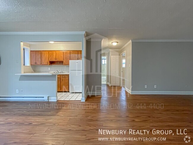 Building Photo - Charming Move-In Ready 2 Bedroom Apartment Unit Apt. 16