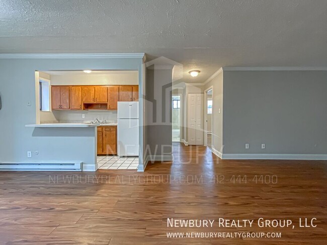 Charming Move-In Ready 2 Bedroom Apartment - Charming Move-In Ready 2 Bedroom Apartment Unit Apt. 16