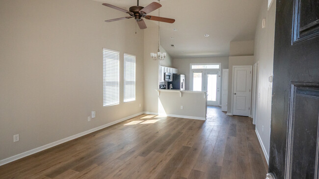 Building Photo - 101 North Ferncliff Dr Unit 101 N. FERNCLIFF Rental