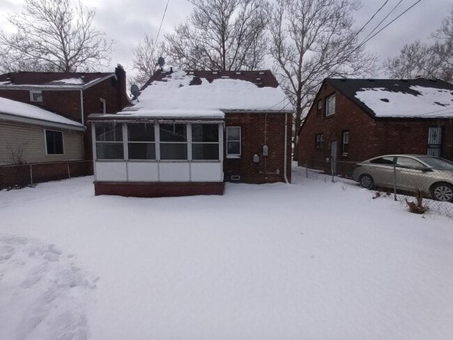 Photo - 3 bedroom/1.5 bath now available! $1300/mo!