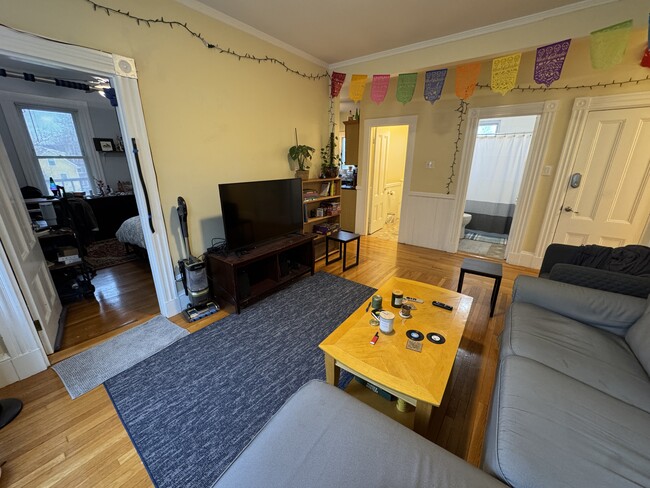 Photo - 176 Elm St Unit 3