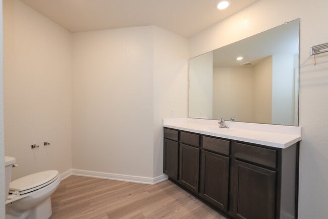 Building Photo - 20914 Solstice Point Dr