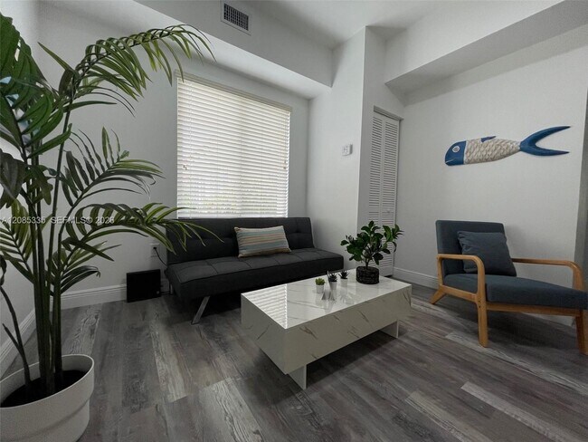 29 Oviedo Ave Unit 3