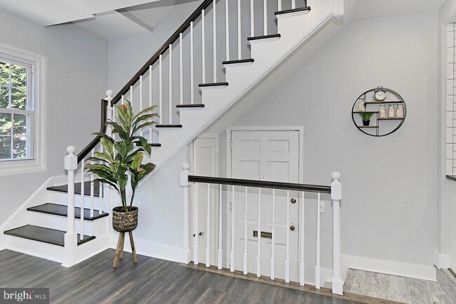 Photo - 3215 Ravensworth Pl