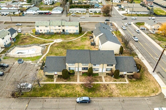Tahoma Park Apartments