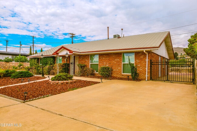 Photo - 5822 Beaumont Pl