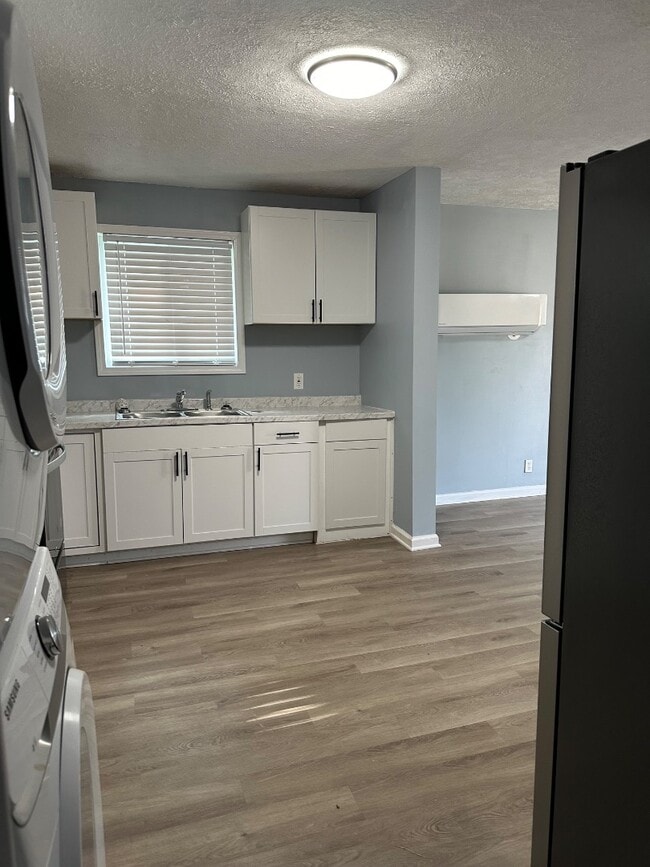 Photo - 2112 Steadman St