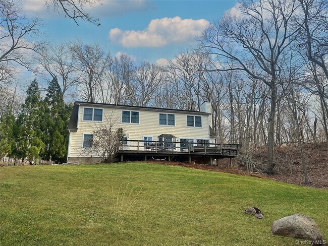 12 Dogwood Ln