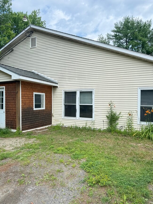 Building Photo - 10 Wakefield Plz Unit 8
