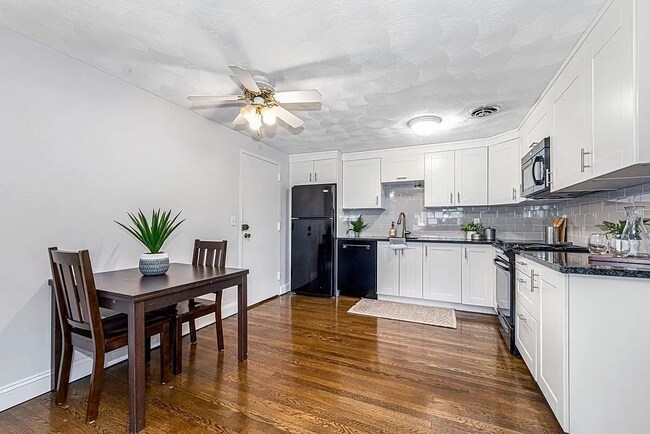 Photo - 20 Riverside St