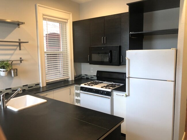 Cocina (cocina a gas) - 1369 North Ogden Street Unidad Apt. 1