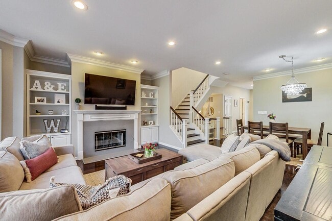 Photo - 1351 W Altgeld St