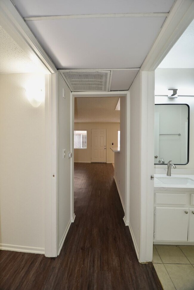 Photo - 21350 Unit 105