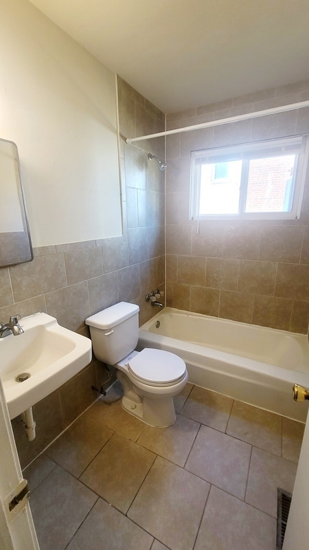 Photo - 9305 Fox Run Dr