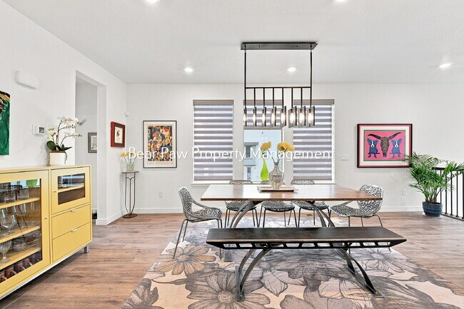 "Discover Spacious Elegant House in Morrison!