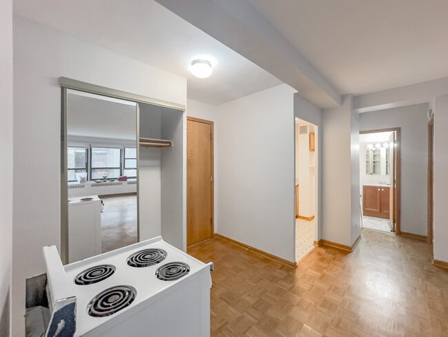 Photo - 4180 N Marine Dr Unit 013