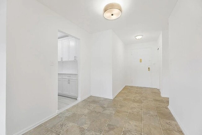 Photo - 88-08 151st Ave