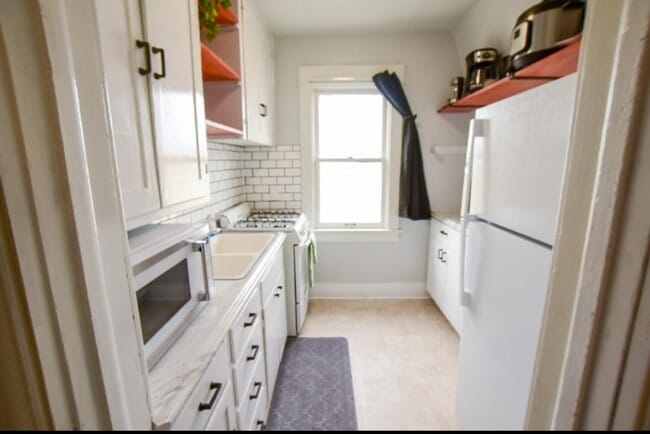 Photo - 1316 W Dean Ave