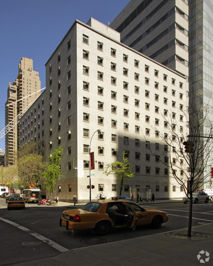 Photo - F.W. Olin Hall - Weill Cornell Medical Colleg Apartments