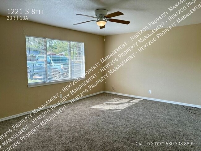 Building Photo - 1221 S 8th St Rental