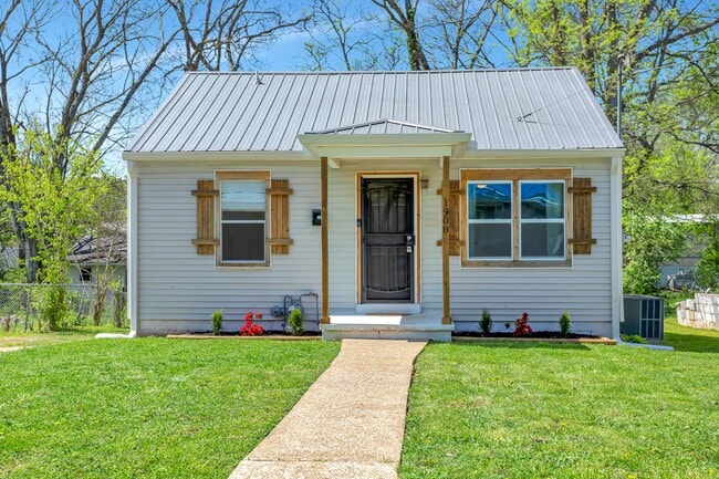 Photo - 1908 Cherry St