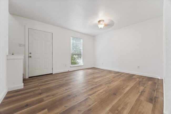 Photo - 1936 Upland Dr